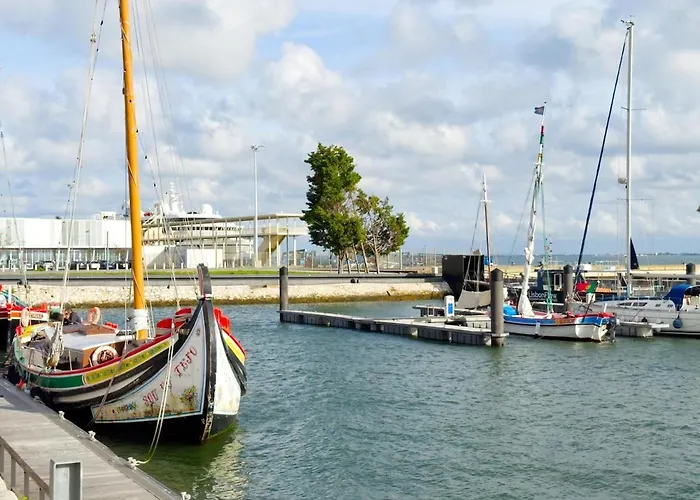 Апартаменти Portucale ! Alfama Sweet Retreat *