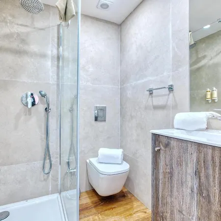 Portucale ! Alfama Sweet Retreat Appartamento Lisbona