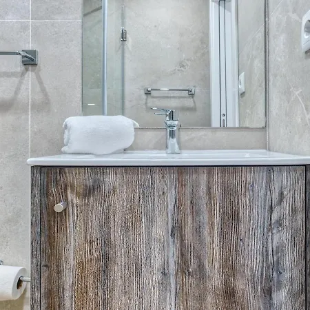 Portucale ! Alfama Sweet Retreat Appartamento Lisbona